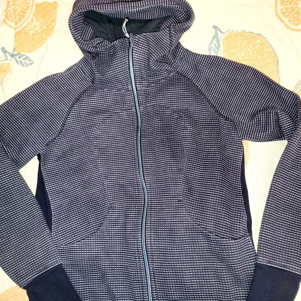 Lululemon scuba 12
